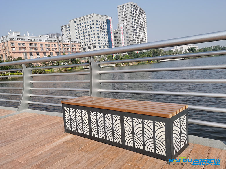 万丰湖湿地公园公园长椅3