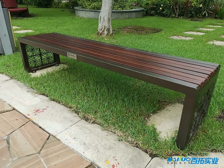 坪山中心广场菠萝格长椅 坪山中心广场菠萝格长椅