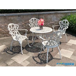 白色铸铝户外桌椅