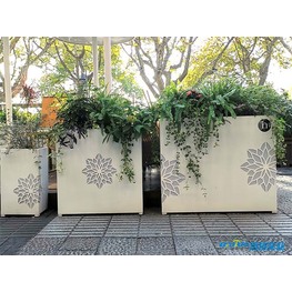 定制镂空金属花箱：几何美学与自然绿意的完美融合