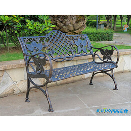 时光的守护者：铸铝室外椅