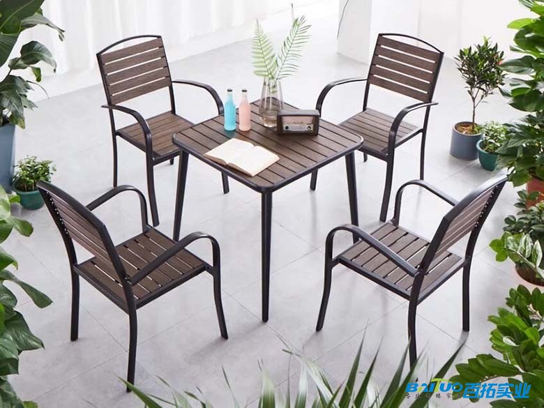 咖啡色成品桌椅 一桌四椅